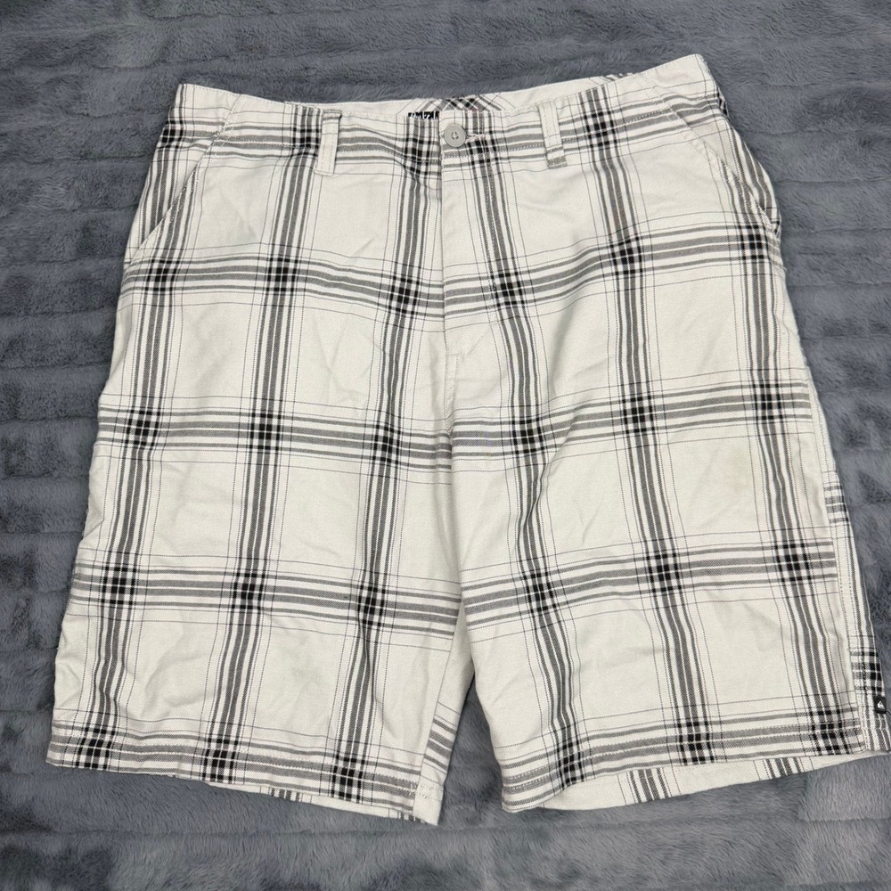 Quiksilver Mens Plaid Shorts White Black Embroidered Logo Size 36 SP09A104357P